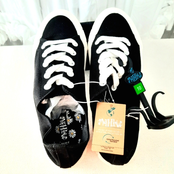 Mad Love Women's Tennis Shoes size 10 Black Global Recycled 50% materials Ladies - Picture 1 of 6